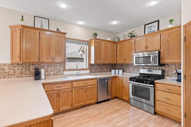 9508 204th Street W, Lakeville, MN 55044