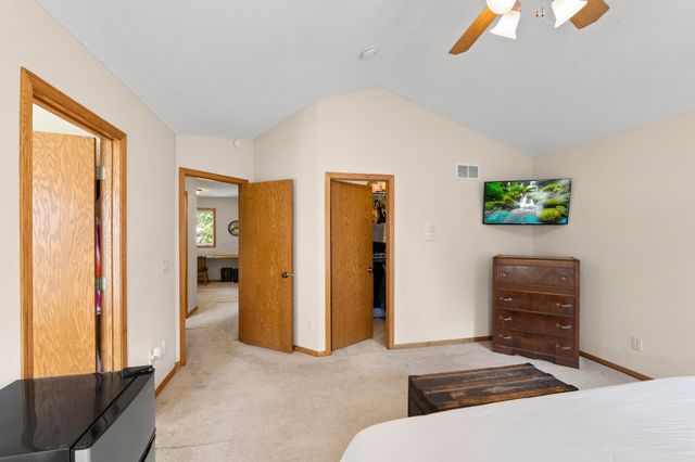 9508 204th Street W, Lakeville, MN 55044