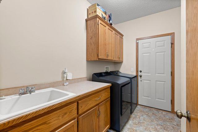 9508 204th Street W, Lakeville, MN 55044