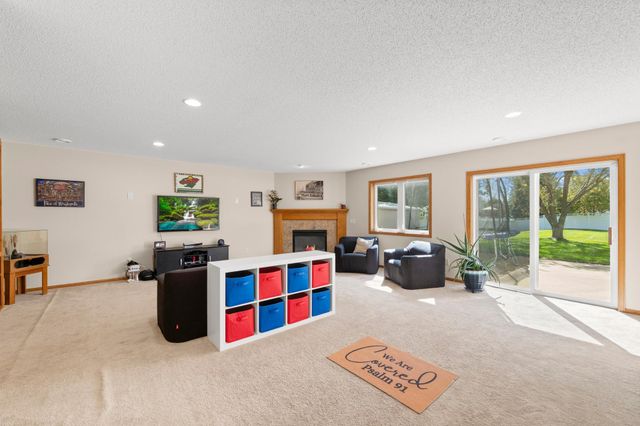 9508 204th Street W, Lakeville, MN 55044