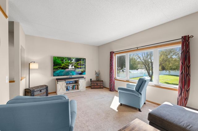 9508 204th Street W, Lakeville, MN 55044
