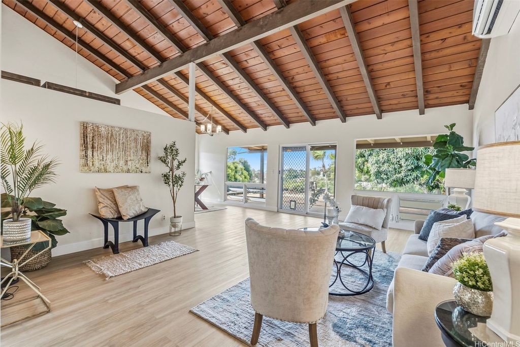 98-1646 Kiawe Street, Aiea, HI 96701