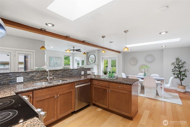 6006 105th Avenue NE, Kirkland, WA 98033