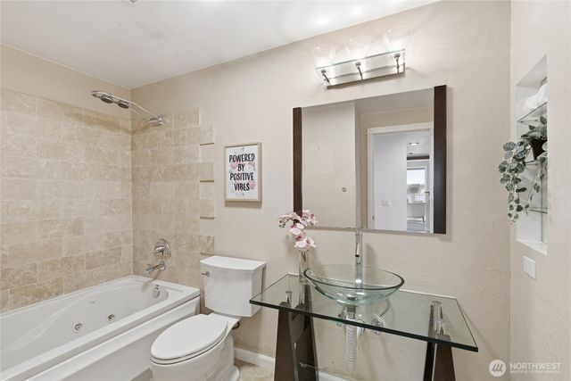 6006 105th Avenue NE, Kirkland, WA 98033