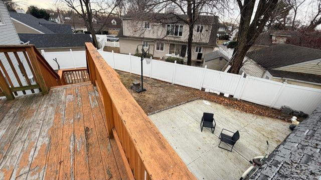 35 Lynwood Drive, Valley Stream, NY 11580