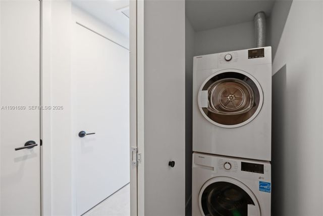 121 NE 5 ST 3507, Miami, FL 33132