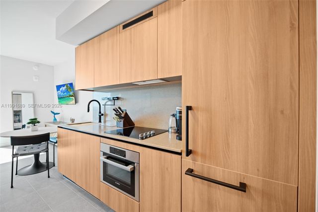 121 NE 5 ST 3507, Miami, FL 33132