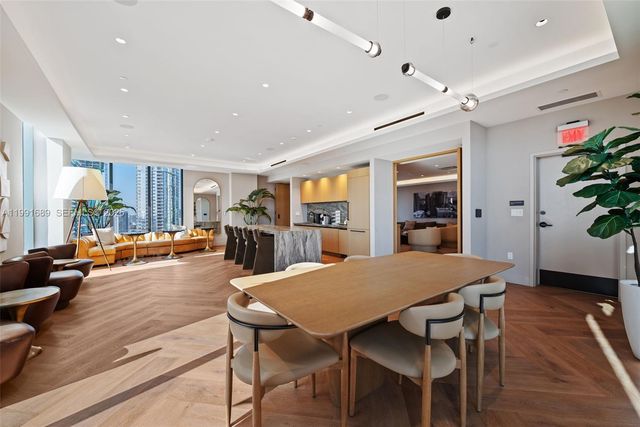 121 NE 5 ST 3507, Miami, FL 33132