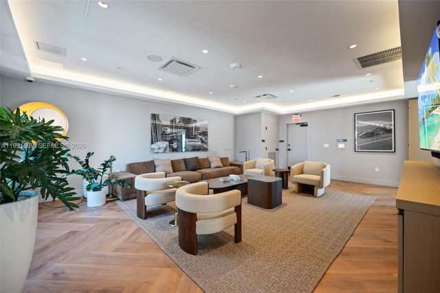 121 NE 5 ST 3507, Miami, FL 33132