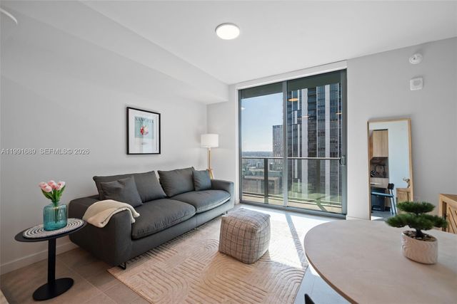 121 NE 5 ST 3507, Miami, FL 33132