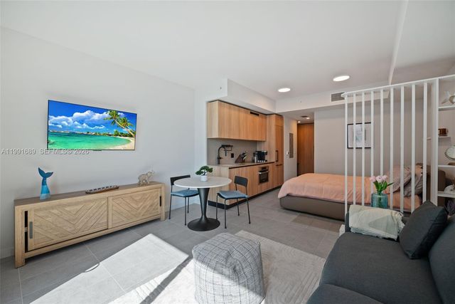 121 NE 5 ST 3507, Miami, FL 33132