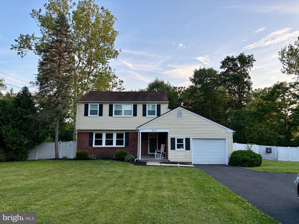1912 MARE RD, Warrington, PA 18976