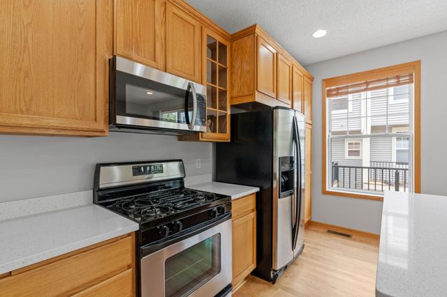 8324 Labont Way, Eden Prairie, MN 55344