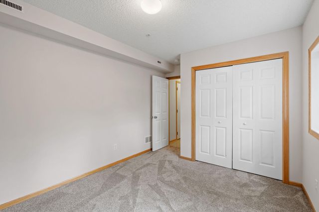 8324 Labont Way, Eden Prairie, MN 55344