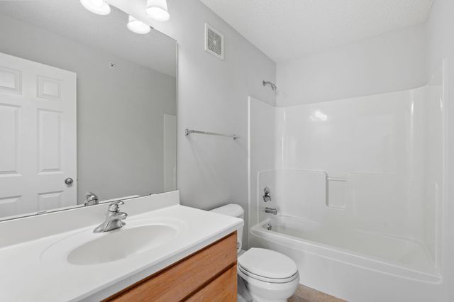 8324 Labont Way, Eden Prairie, MN 55344