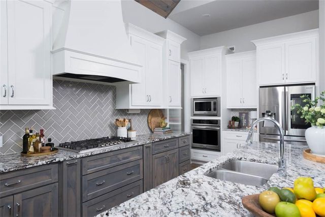 15120 Carter Street, Overland Park, KS 66221