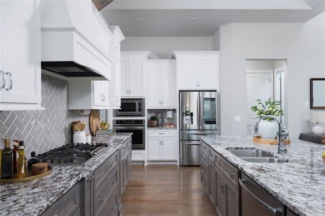 15120 Carter Street, Overland Park, KS 66221