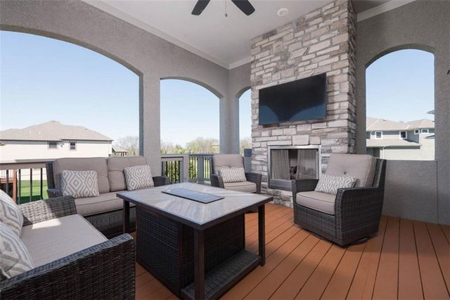 15120 Carter Street, Overland Park, KS 66221