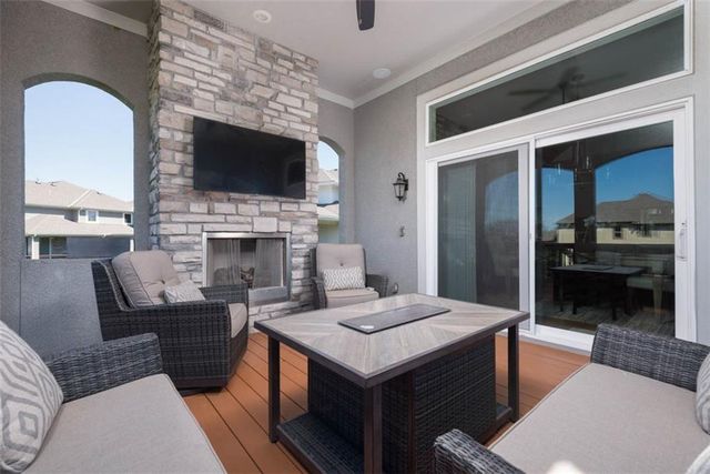 15120 Carter Street, Overland Park, KS 66221
