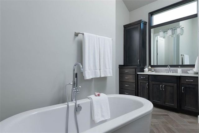 15120 Carter Street, Overland Park, KS 66221