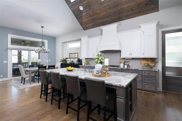 15120 Carter Street, Overland Park, KS 66221