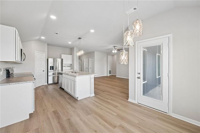 7917 SE 5th Terrace, Blue Springs, MO 64014