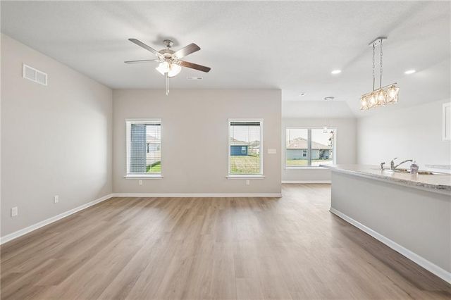 7917 SE 5th Terrace, Blue Springs, MO 64014