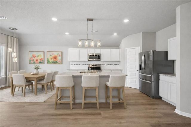 7917 SE 5th Terrace, Blue Springs, MO 64014