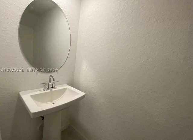 2810 NW 181st St, Miami Gardens, FL 33056
