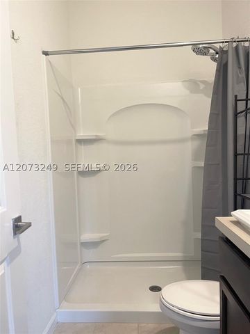 2810 NW 181st St, Miami Gardens, FL 33056