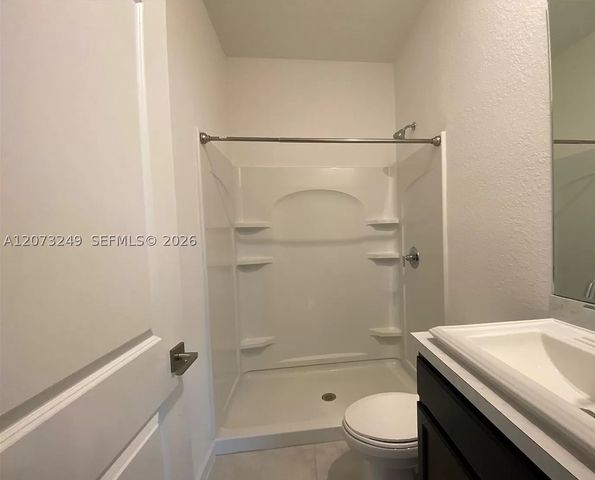 2810 NW 181st St, Miami Gardens, FL 33056