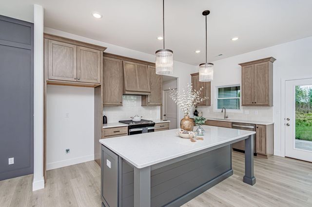 4600 CHAMBERS BAY DR, Columbia, MO 65201