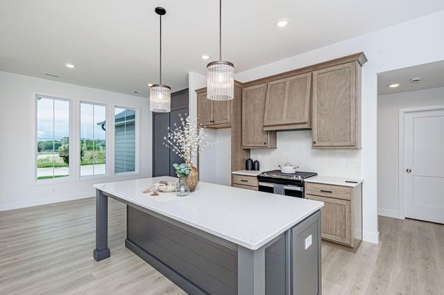 4600 CHAMBERS BAY DR, Columbia, MO 65201