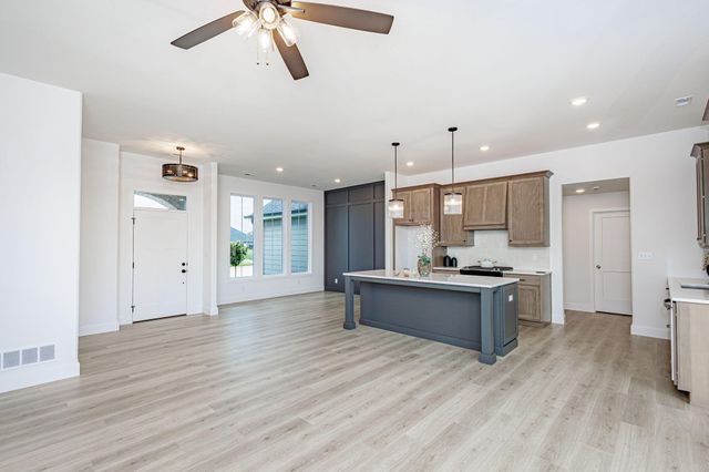 4600 CHAMBERS BAY DR, Columbia, MO 65201