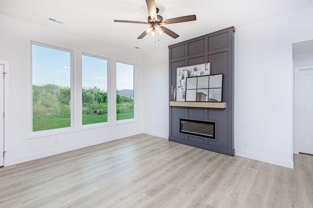 4600 CHAMBERS BAY DR, Columbia, MO 65201