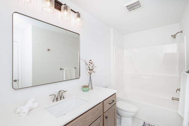 4600 CHAMBERS BAY DR, Columbia, MO 65201