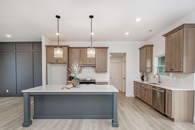 4600 CHAMBERS BAY DR, Columbia, MO 65201