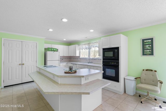 1100 Waterview Lane SW, Carolina Shores, NC 28467