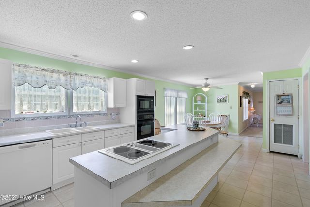 1100 Waterview Lane SW, Carolina Shores, NC 28467