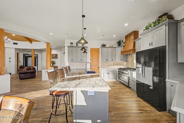 19211 W SELDON Lane, Waddell, AZ 85355