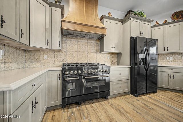 19211 W SELDON Lane, Waddell, AZ 85355