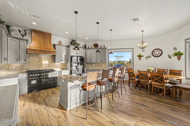 19211 W SELDON Lane, Waddell, AZ 85355