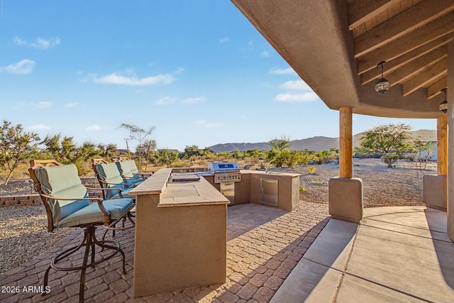 19211 W SELDON Lane, Waddell, AZ 85355