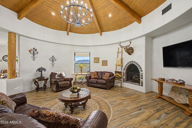 19211 W SELDON Lane, Waddell, AZ 85355