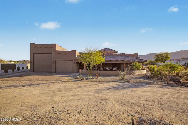19211 W SELDON Lane, Waddell, AZ 85355