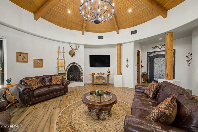 19211 W SELDON Lane, Waddell, AZ 85355