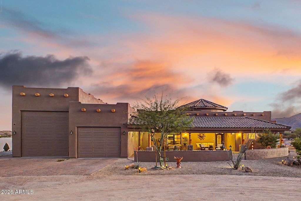 19211 W SELDON Lane, Waddell, AZ 85355