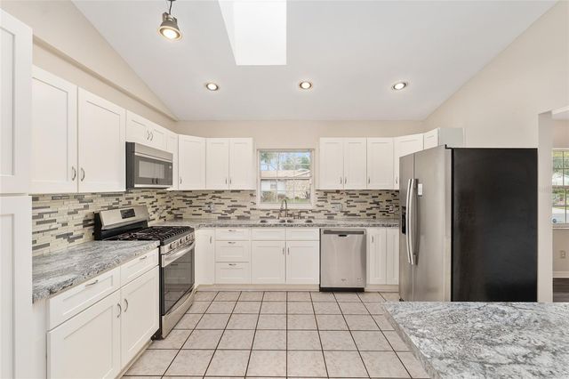 1135 SE 12TH AVENUE, Gainesville, FL 32641