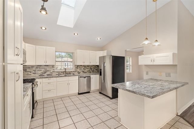 1135 SE 12TH AVENUE, Gainesville, FL 32641