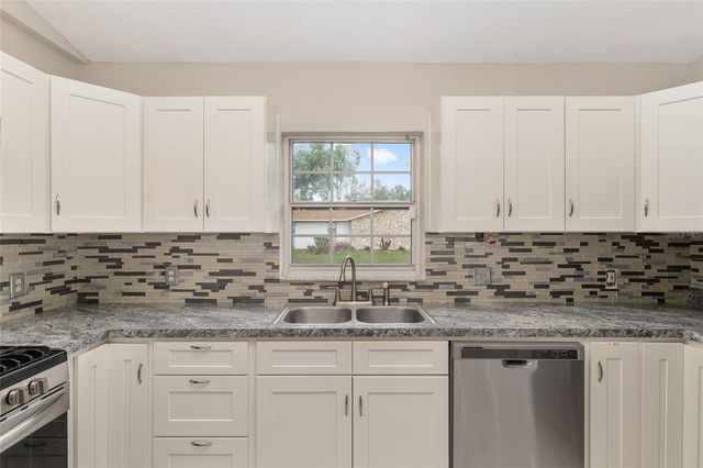 1135 SE 12TH AVENUE, Gainesville, FL 32641